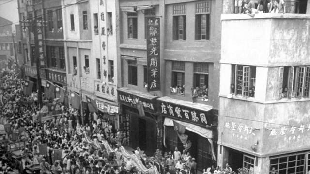 重庆老照片里的胜利狂欢，藏着中国人最难忘的一天