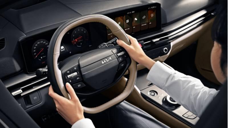 起亚狮铂拓界诚意上市 全国统一“焕新一口价”10.99万元起