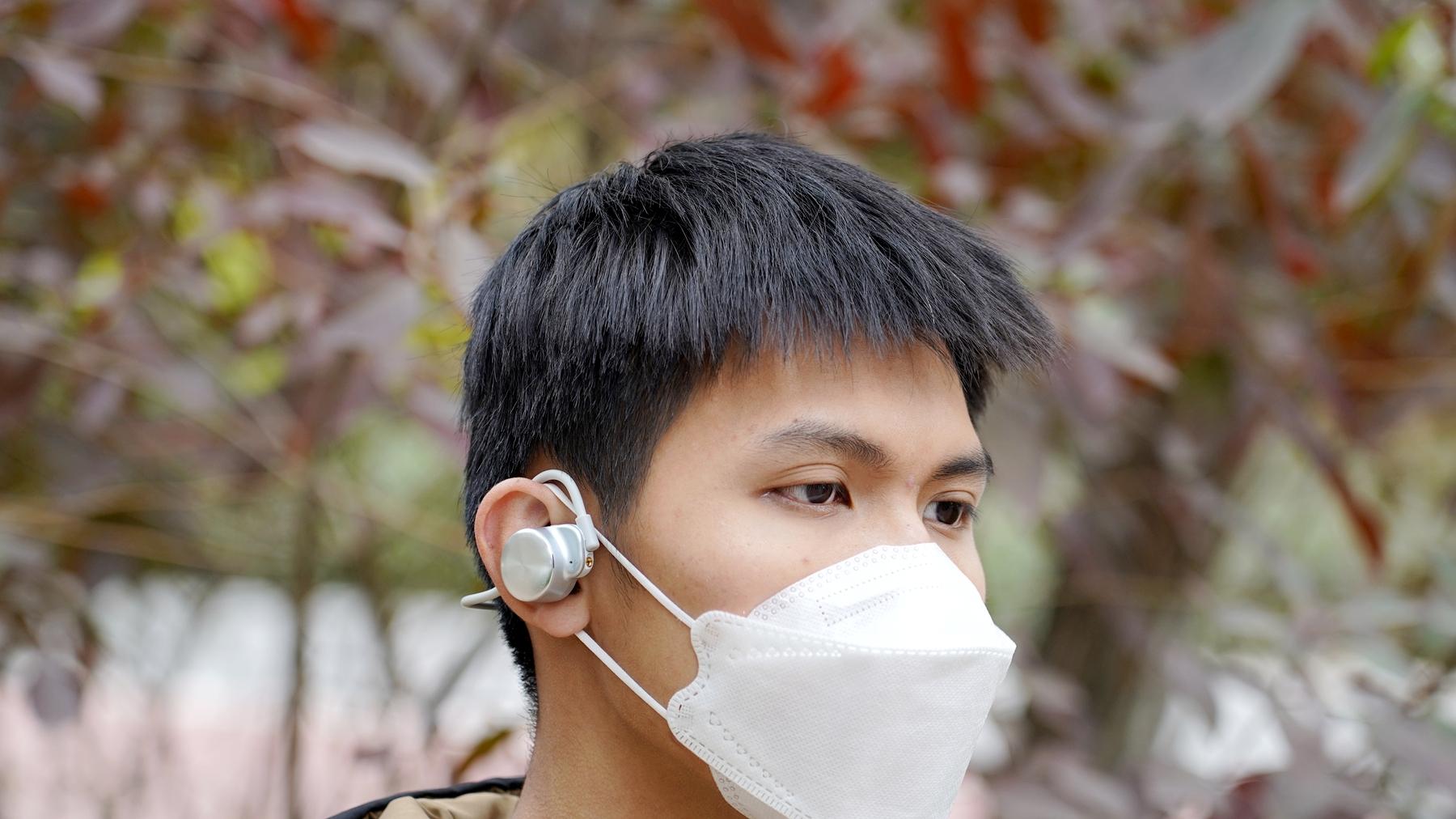 耳挂式智能音箱+可拆卸麦克风？弱水时砂SpeakFeel玩法有点多