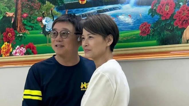 香港知名演员迎来黄昏恋，公开男友正脸照，对再婚充满憧憬