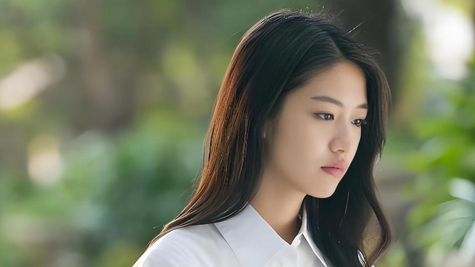 向涵之周奇疑云：粉丝逼分、公司秒撤，上升期小花为何不能爱？