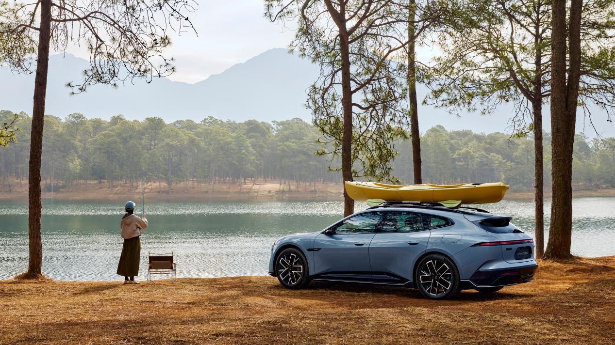 后桥双电机！阿维塔06T预售22.99万起，和06差别在哪？