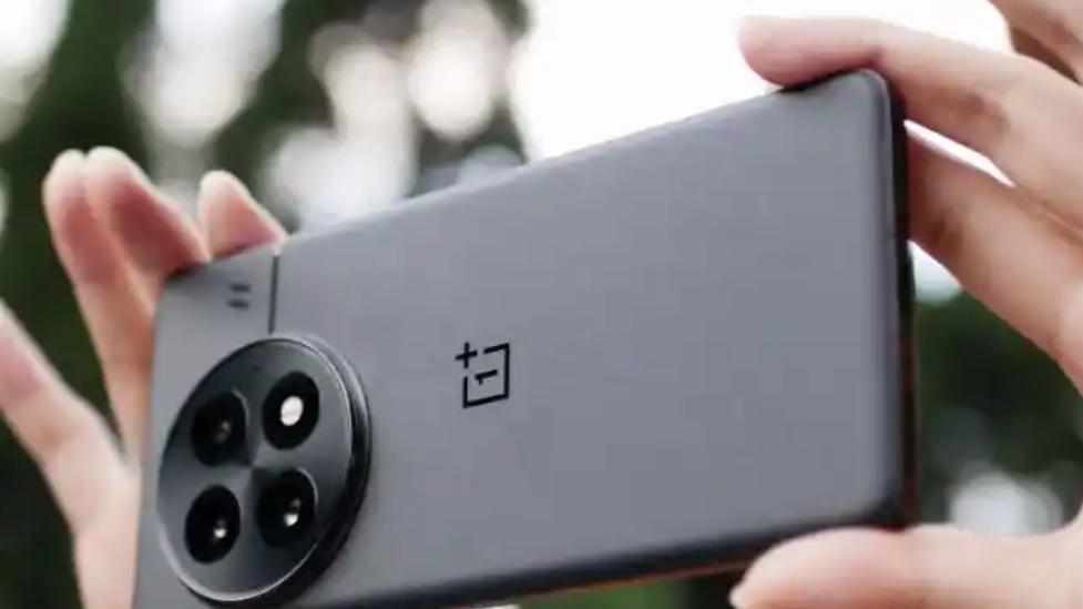 16GB+512GB，“价格雪崩”的3款旗舰手机，捡漏机会到了