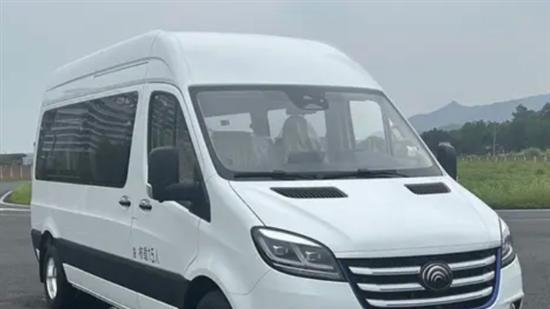 宇通天骏V6E纯电动轻客亮相 7-15座布局