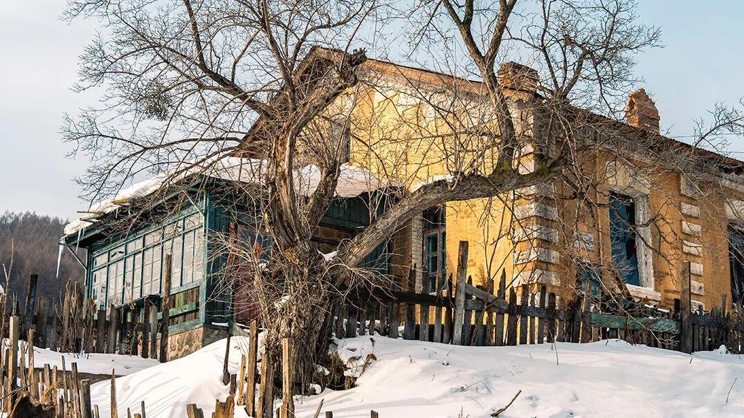 “腊肉有霉才好！”奶奶这句我嫌弃20年的话，让全网网红杀猪宴成了笑话