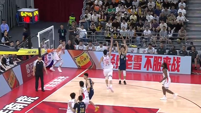 附加赛首战惨败，广东宏远“外援依赖症”明显，胡明轩和崔永熙状态低迷！