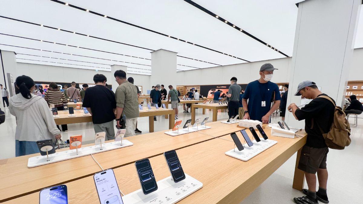 上游吃肉：为什么说iPhone的定价，划定了今年手机圈的生死线？