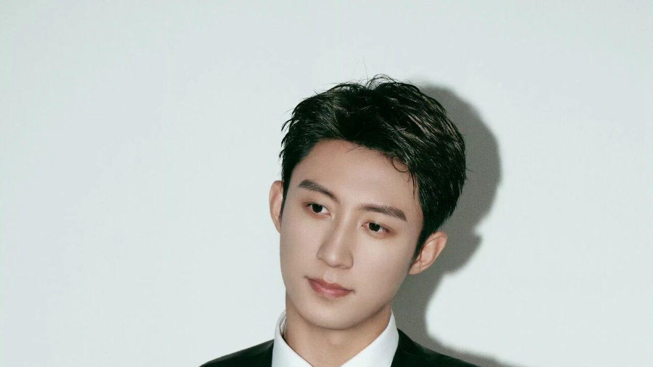 杨洋辟谣恋情、张凌赫接演科幻剧？黄景瑜上太空？太平年首播反馈、熟瓜汇总