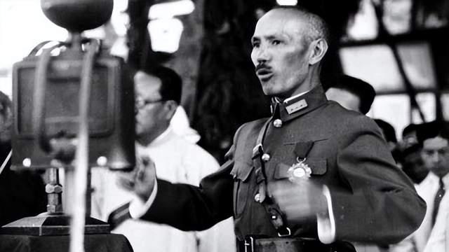 1947年蒋介石为自己选好墓地，遭人嘲讽：你不配埋这里