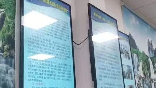 高格欣丨65寸壁挂安卓14多媒体信息发布触控屏企业文化墙走廊屏