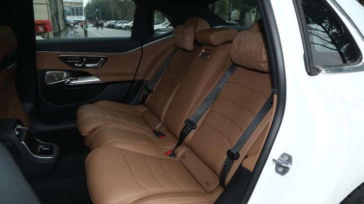 40万才是入场券？“七折”奔驰E级怎么选，一文带你看懂