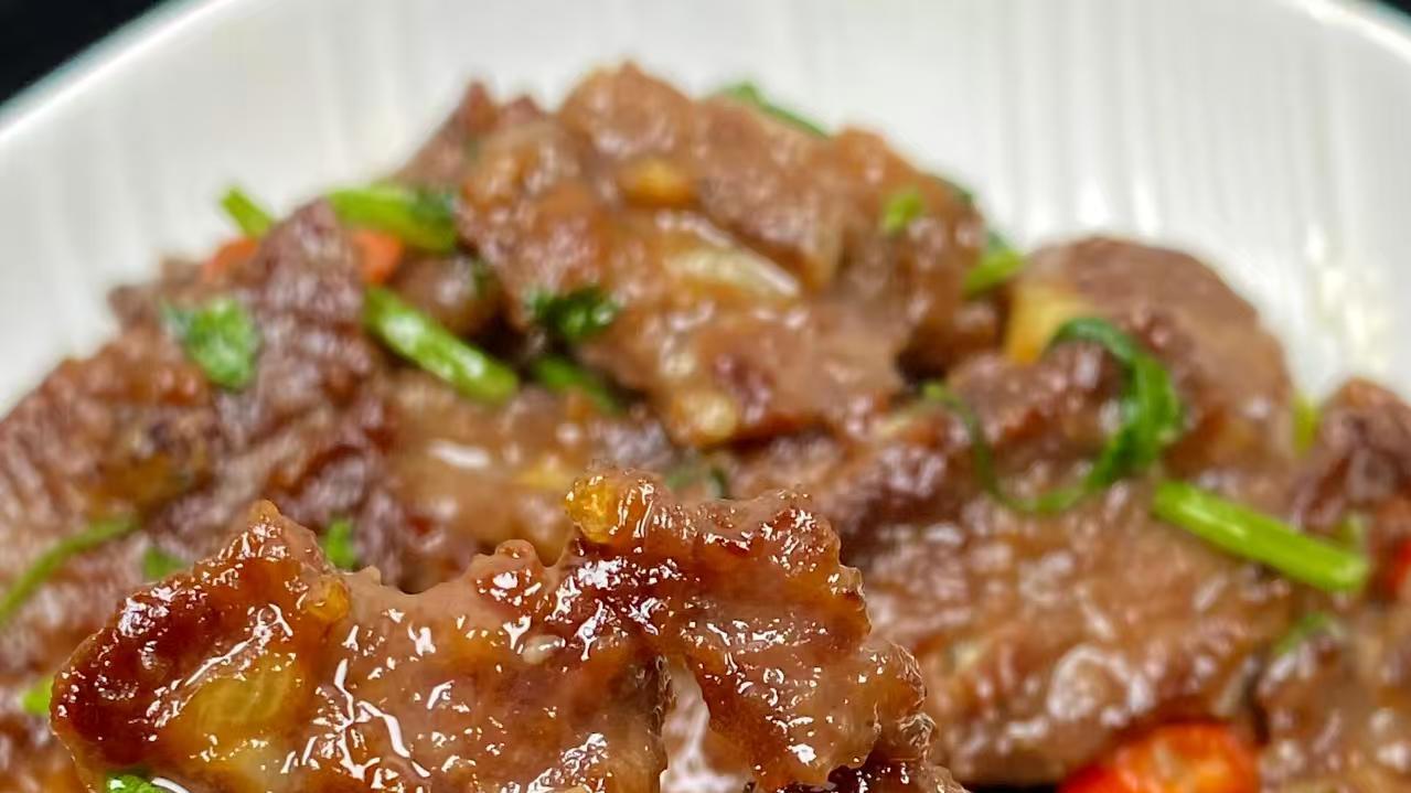 香菜炒牛肉：嫩滑入味，香辣开胃，一上桌就光盘的下饭神器