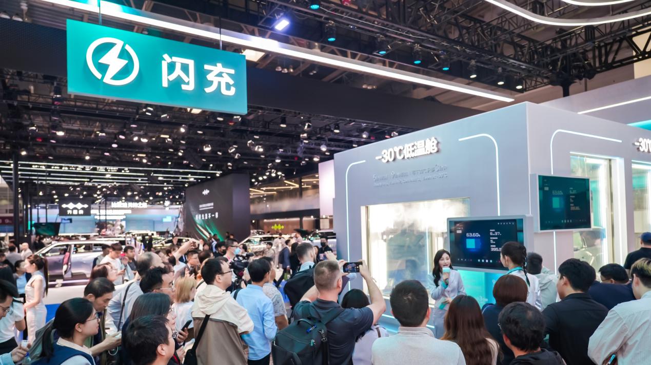 北京车展看完比亚迪，我发现大家比的已经不是车了