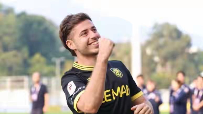 归化强援驰援青岛西海岸 前港超锋霸巴拉克开启中超新征程