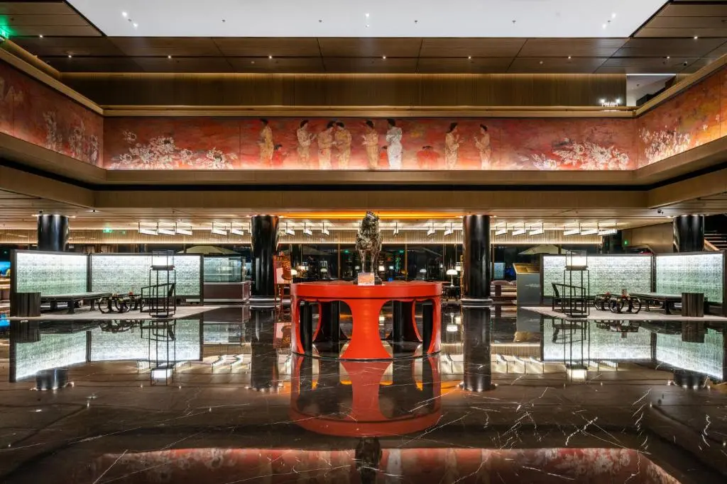 亏麻的曲江文旅，能靠酒店餐饮“喘口气”么？