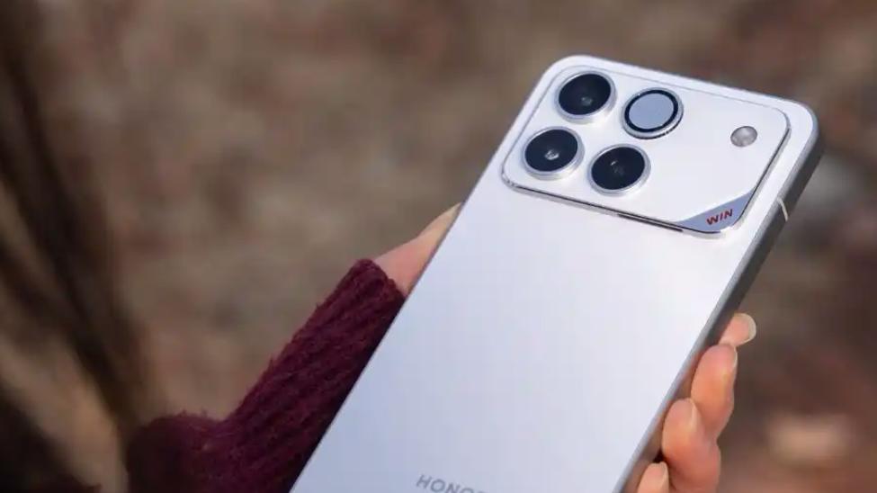 荣耀“发飙了”，跑分440万+10000mAh+100倍变焦，性能旗舰跌至“新低价”