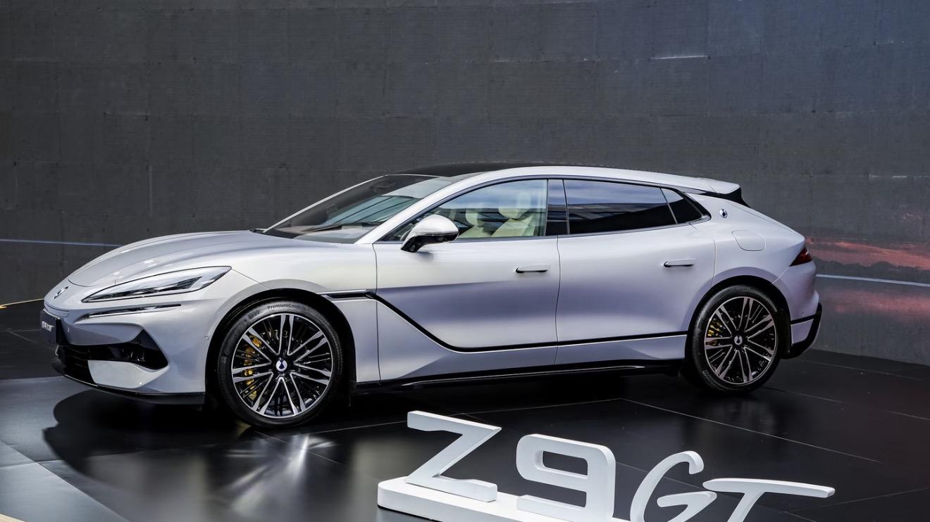 顶级精英的选择！腾势官宣：丹尼尔・克雷格为汽车品牌全球代言人