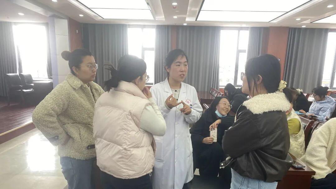 新绛县人民医院走进国家税务总局新绛县税务局开展 “三八” 妇女节医美护肤健康讲座