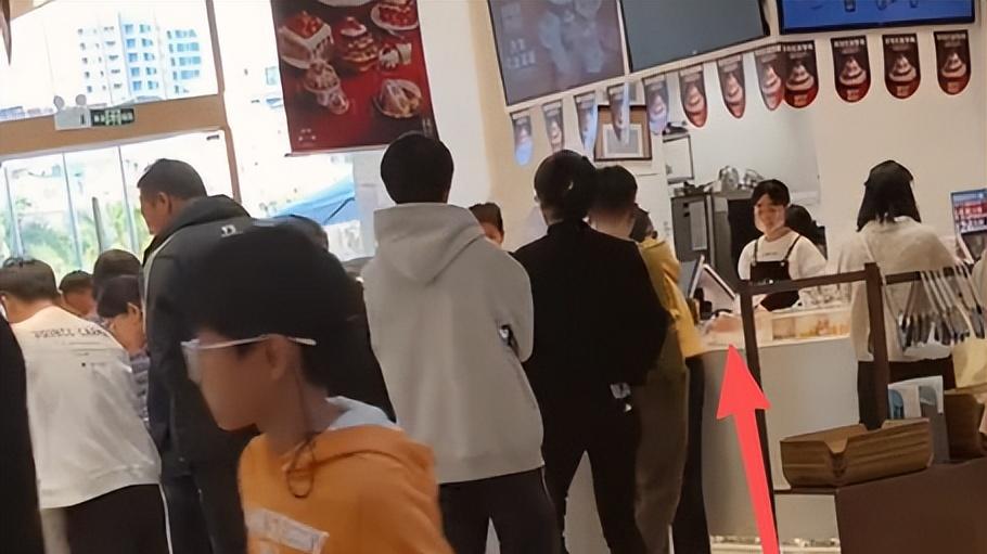 “孩子又大方又缺心眼”，11块钱面包说分就分，母亲心疼