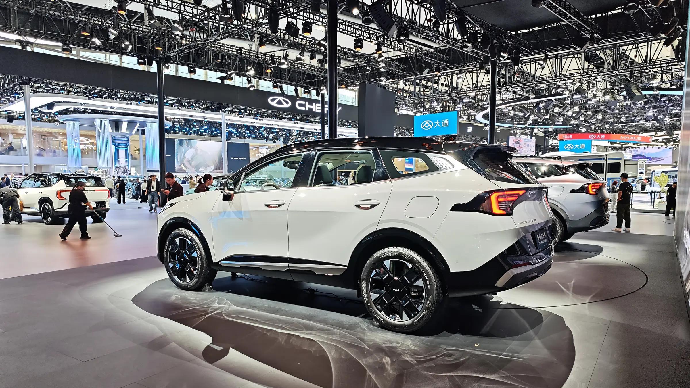 起亚豁出去了！狮铂拓界限时一口价10.99万起，能挽回销量？