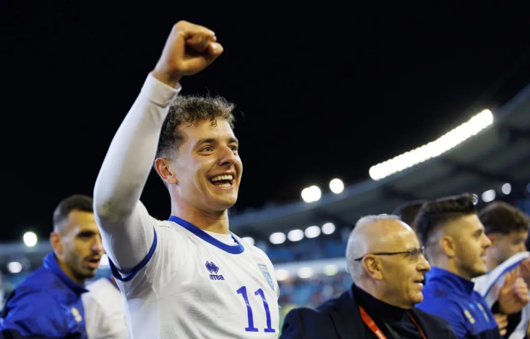 名记：托纳利是曼联中场第一目标！德天空：巴萨正关注德甲锋霸！