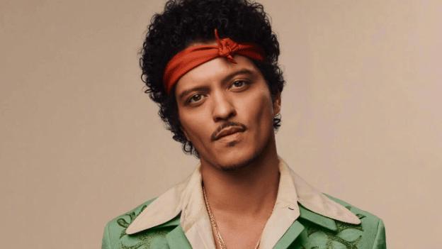 “火星哥”回应点赞霉霉黑贴：我这边只有爱！