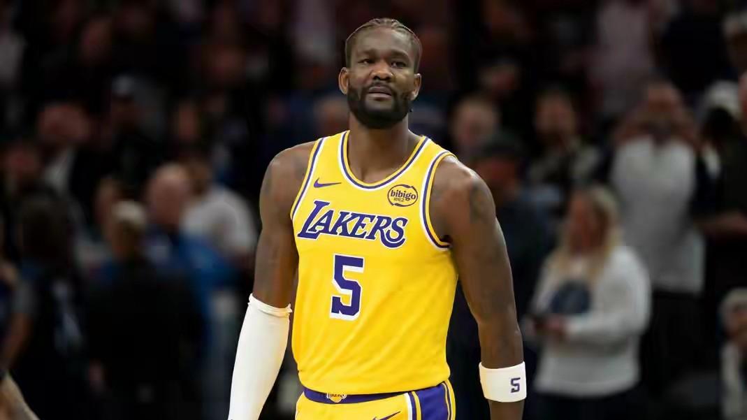 湖人赢76人，里夫斯砍35+6，詹姆斯砍17+4+10