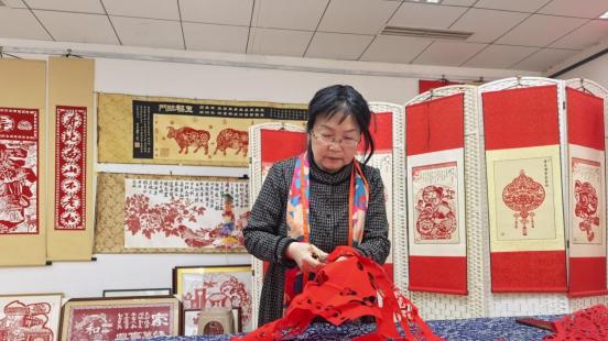 曹慧贞：非遗守艺人，剪纸映初心