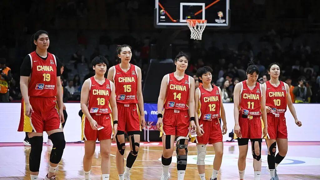 一战成名！张子宇四项数据高居全队第一，中国女篮出线形势出炉