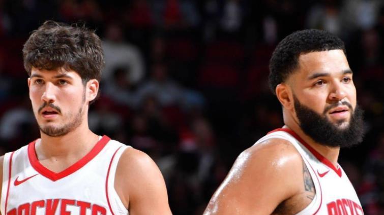 24分钟砍13+4+3+1断2帽！火箭新射手填满数据栏，关键数据全队第1