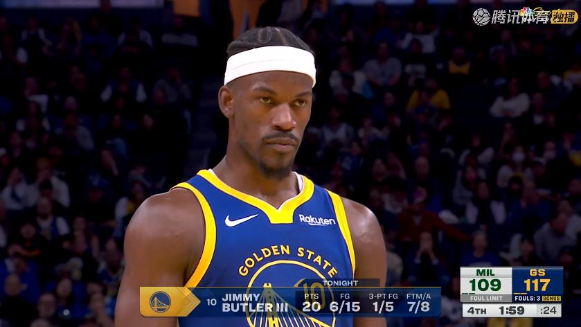 勇士险胜！库里31+7+7，赛后字母哥快步走来，一把抱住库里
