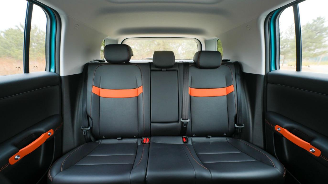 露营装备总装不下？BJ30旅行家：让收纳焦虑“一键清零”