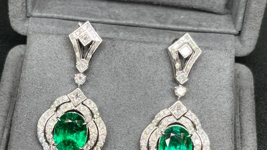 珠宝首饰搭配指南：肤色与脸型的完美匹配