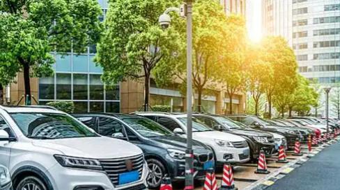 90%的物业还在为“僵尸车”头疼？智慧停车系统如何自动识别+预警？