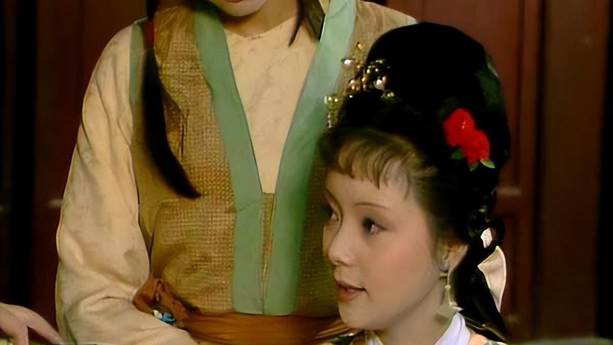 薛宝钗如何让红楼一众女儿都喜欢她、佩服她？