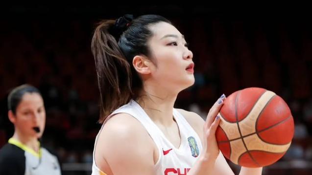 在四川过年！李梦春节仍保持训练 女詹皇勿成女篮史上最大遗憾