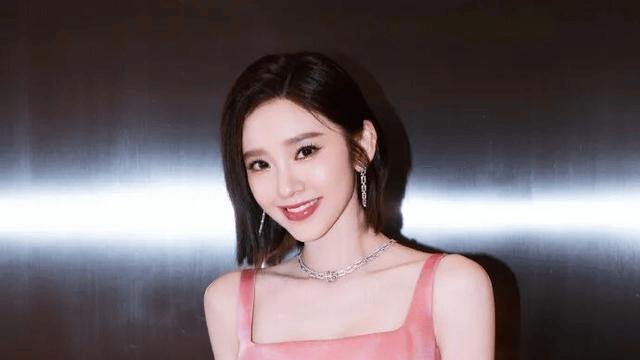 唐艺昕产后“毁容”上热搜：没有张若昀的我，靠自己活成了光