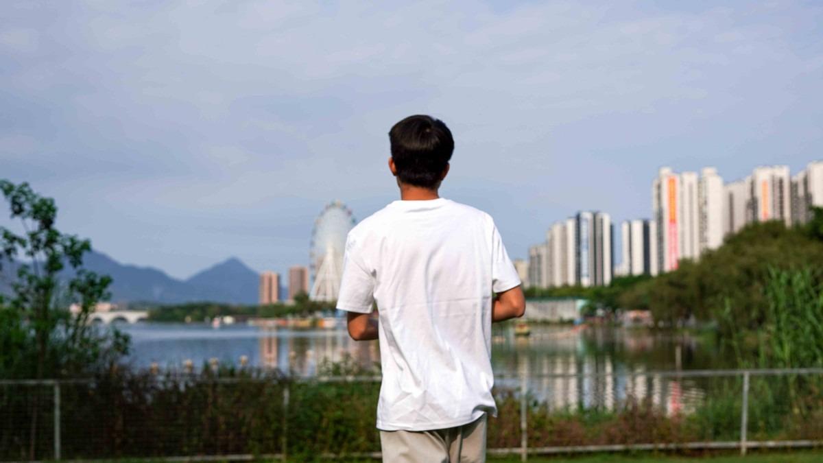 告别油污脏衣、汗臭焦虑！VBREX六防T恤实测，夏季全能短袖之选