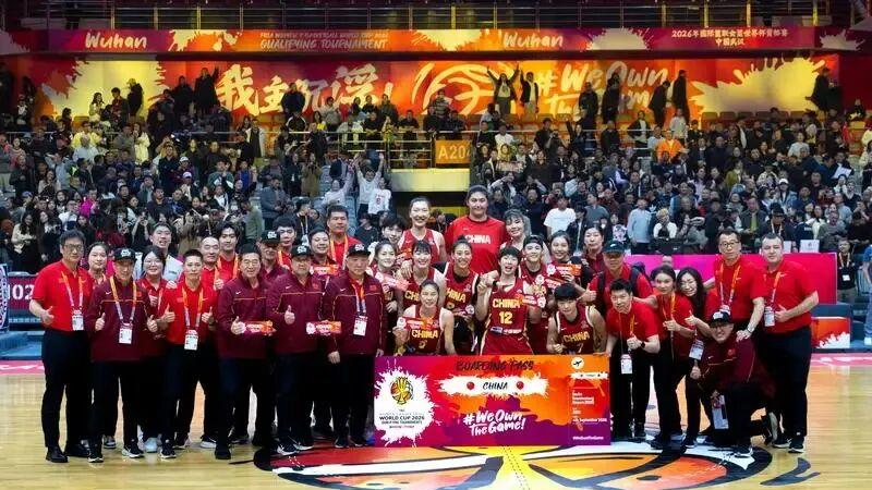 中国女篮晋级世界杯第三天！宫鲁鸣霸气发声，韩旭做明智决定