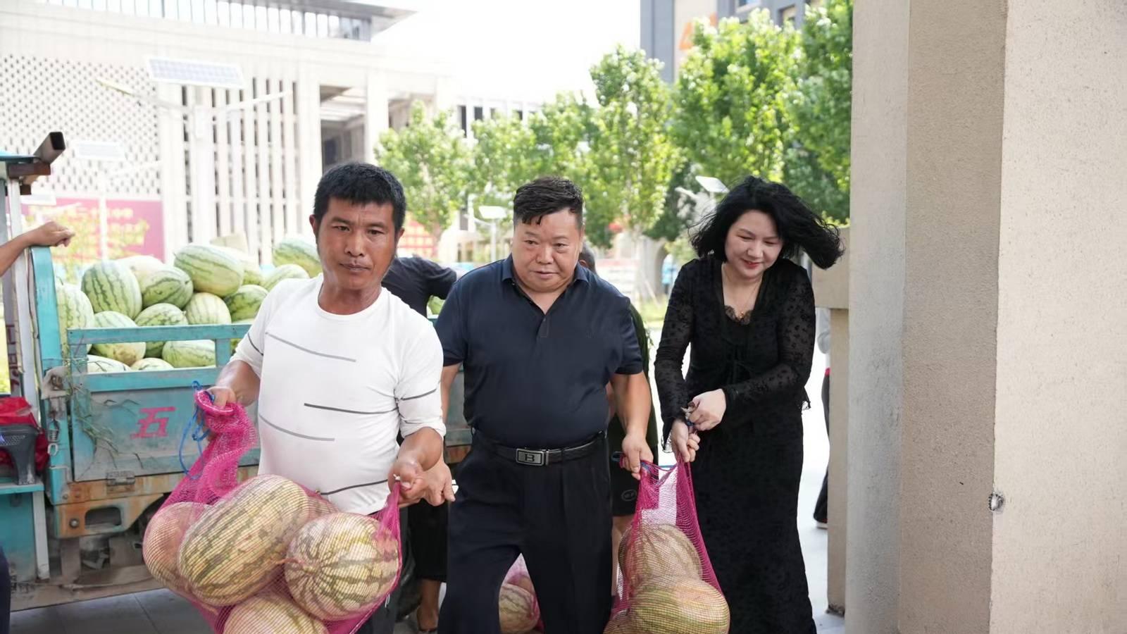 汴梁公益|2万公斤西瓜甜了瓜农，暖了园丁！这场爱心接力太赞了