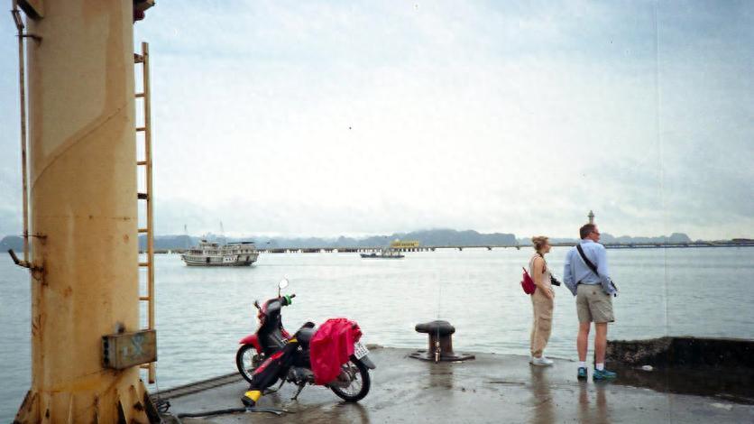 为什么都说消费降级了，但旅游时依然人山人海？