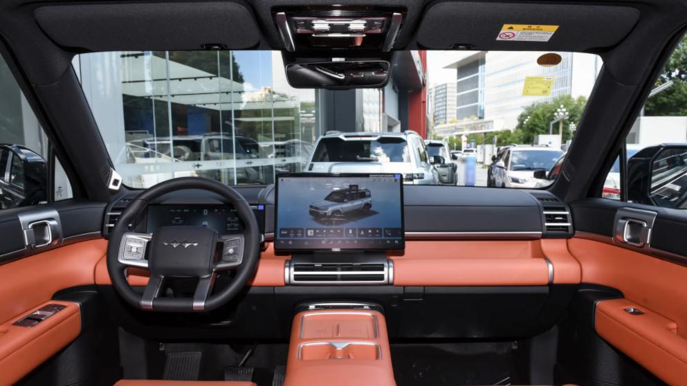 方程豹钛7实力圈粉，单月销量破2万，究竟强在哪里？