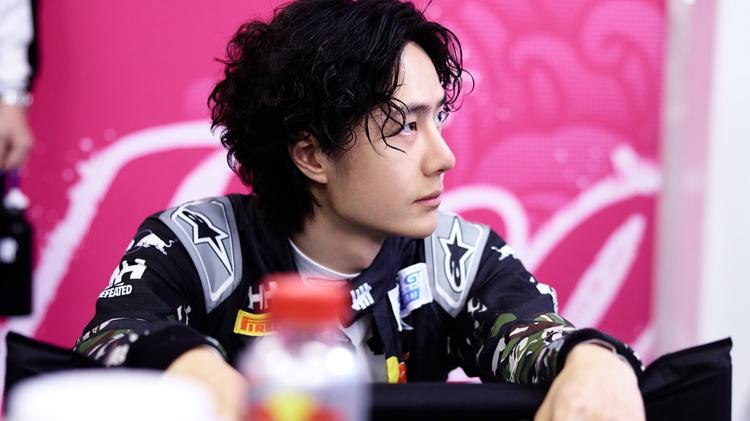 有流量就是好，《飞驰人生》主角原型发文感谢王一博