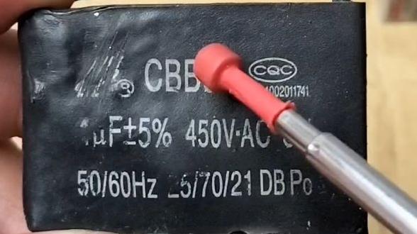 用错电容有多危险？看完不敢乱换！安规电容真的不能随便替代