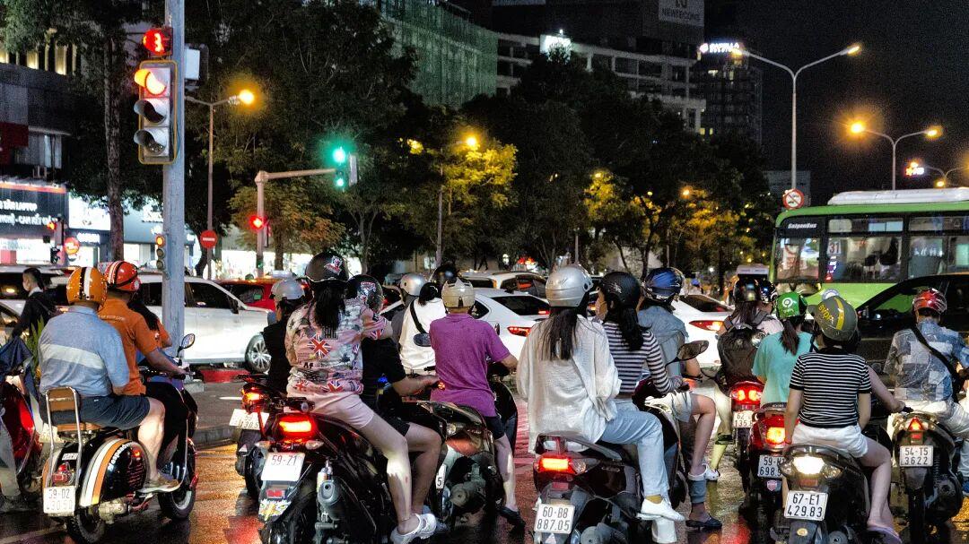 西安比郑州，半斤八两