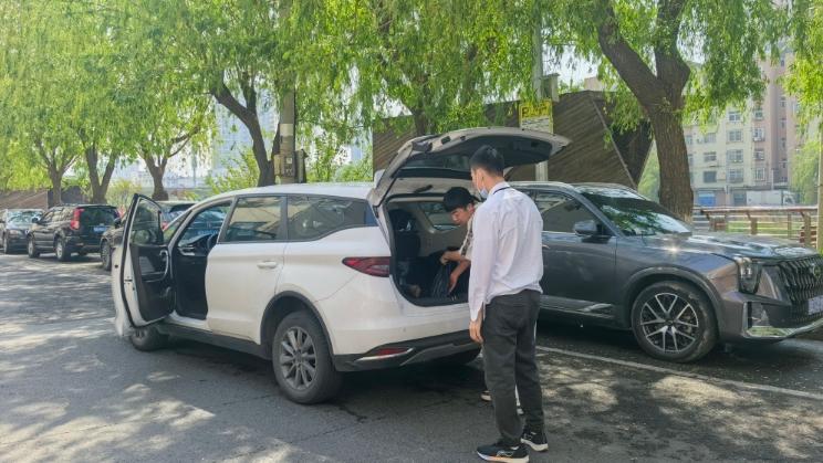 杭州网约车净增七千多人，超半数司机日跑 8 小时以上！