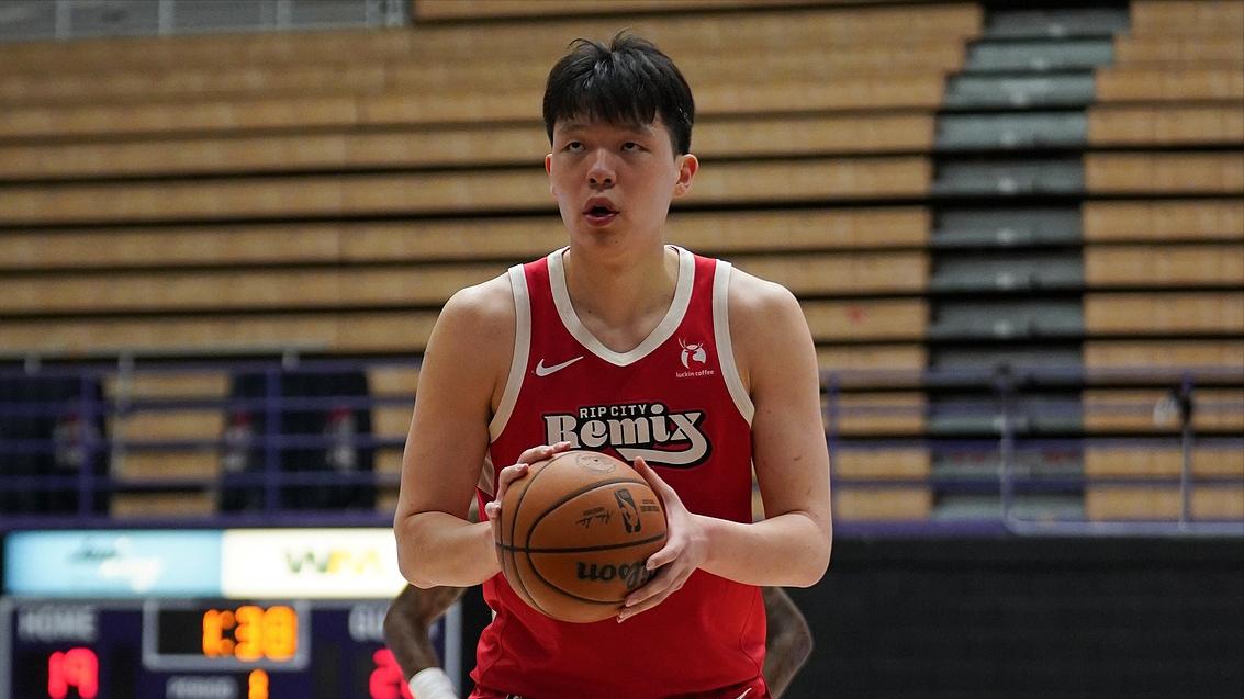 13+7！盖帽全场最高！杨瀚森护筐水平提升，主帅：球星才会被包夹