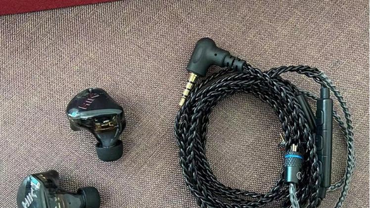 2026年春季3款入耳式有线耳机