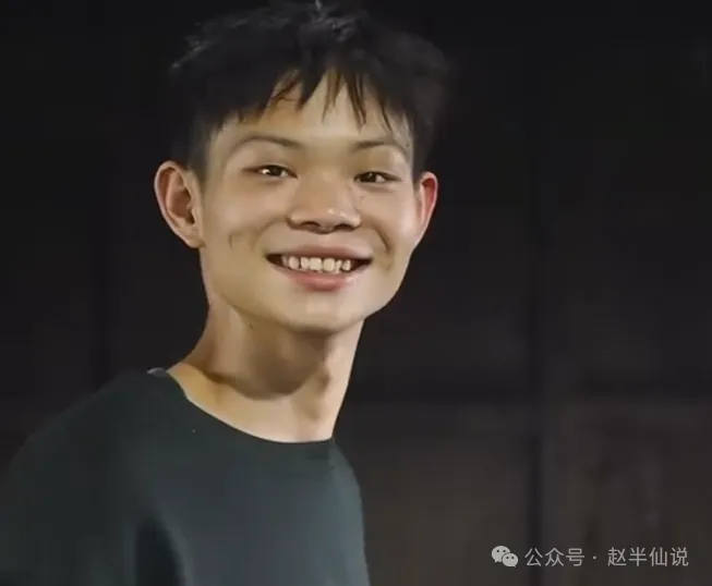 茶摊夜话：16岁烤鸡少年爆红，骨相藏乾坤，这娃日后必成大器！