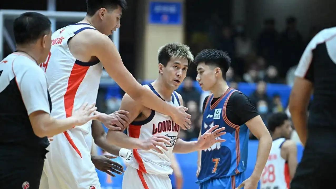 辽宁队羡慕郭艾伦碎嘴子盘活广州队，这能力CBA独一份